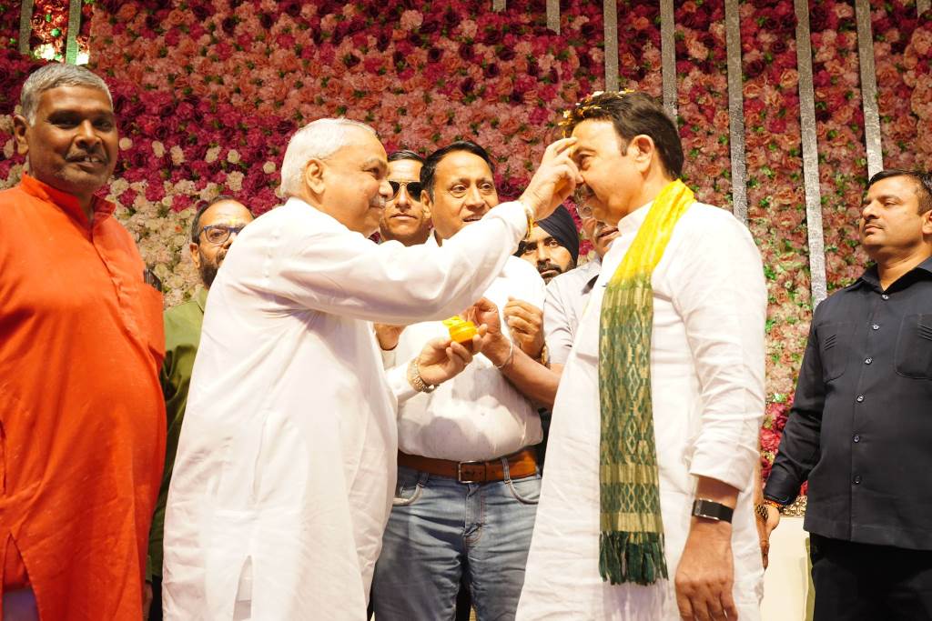 Industries and Commerce Minister Rao Narbir Singh gave a message of unity and development at the Holi Milan function